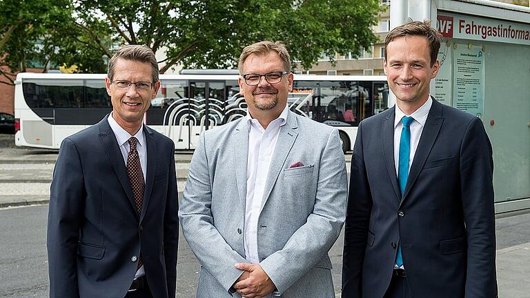 Vorstellung des gemeinsamen Nahverkehrsbeauftragten für Stadt und Landkreis, Michael Graber (Mitte>). Links OB Sebastian Remelé, rechts Landrat Florian Töpper. Vorstellung des gemeinsamen Nahverkehrsbeauftragten für Stadt und Landkreis, Michael Graber (Mitte>). Links OB Sebastian Remelé, rechts Landrat Florian Töpper.