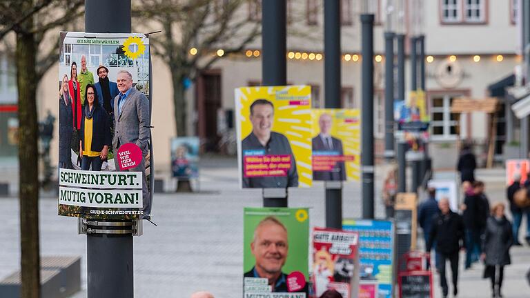 Kommunalwahl wo man hinschaut: Nicht nur die Schweinfurter Innenstadt war mit Wahlplakaten in den vergangenen Wochen voll. Am Sonntag, 15. März, fällt die Entscheidung darüber, wer zukünftig als Oberbürgermeister(in) die Stadt anführt und wer in den Stadtrat einzieht.