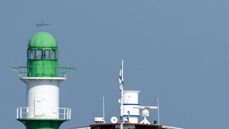 Sommerwetter an der Ostsee       -  auch auf dem Wasser war viel los.