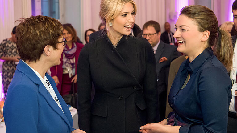 Beim 'Women's Breakfast' der Münchner Sicherheitskonferenz traf Judith Gerlach im Februar US-Präsidenten-Tochter Ivanka Trump (Mitte) und CDU-Chefin Annegret Kramp-Karrenbauer (links) Beim 'Women's Breakfast' der Münchner Sicherheitskonferenz traf Judith Gerlach im Februar US-Präsidenten-Tochter Ivanka Trump (Mitte) und CDU-Chefin Annegret Kramp-Karrenbauer (links)