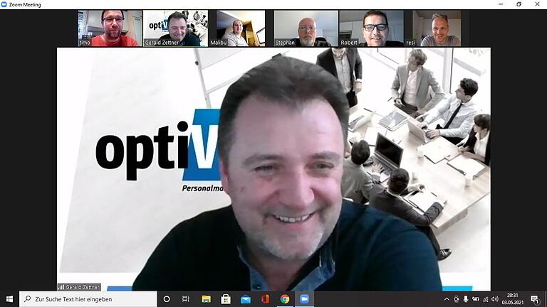 Online-Meeting bei den Migthy Dogs: Der Sportliche Leiter Gerald Zettner (im Bild) ist gut gelaunt. Oben von links: Timo Pohlmann, Gerald Zettner, Danny Erk, Stephan Steinert, Robert Hatzold und Steffen Reiser.