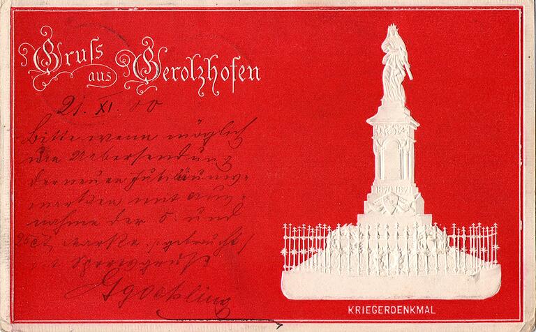 Kurz nach dem Aufstellen des Kriegerdenkmals in Gerolzhofen war man auf dieses noch stolz, wie diese Postkarte zeigt, die auf den 21. November 1900 datiert ist. Kurz nach dem Aufstellen des Kriegerdenkmals in Gerolzhofen war man auf dieses noch stolz, wie diese Postkarte zeigt, die auf den 21. November 1900 datiert ist.
