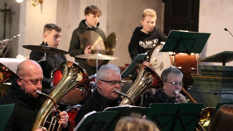 Nach drei Jahren Pausen spielte der Musikzug aus Wildflecken wieder ein Konzert in der Wallfahrtskirche auf dem Kreuzberg.       -  Nach drei Jahren Pausen spielte der Musikzug aus Wildflecken wieder ein Konzert in der Wallfahrtskirche auf dem Kreuzberg.