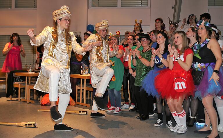 Highlight der Tanzfete war die vom Weibervolk stürmisch umjubelte Show- der Turedancer aus Zellingen.