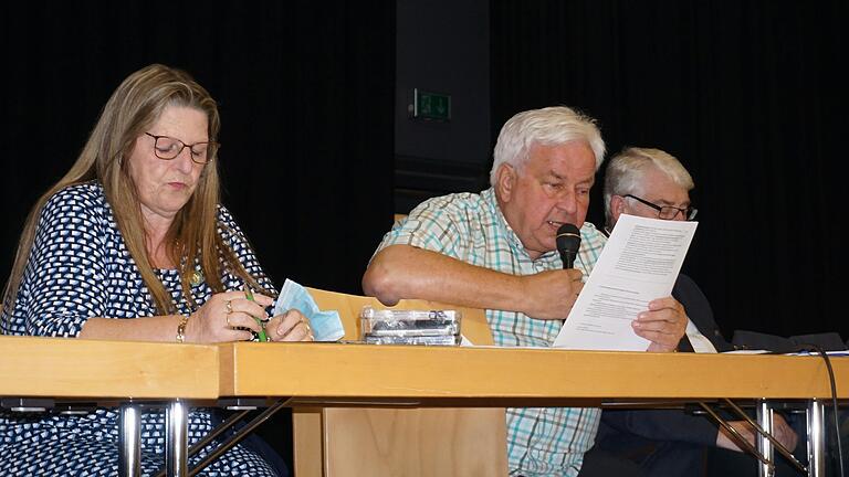 Edith Zink (Geschäftsstelle Rhönklub), Rhönklub-Präsident Jürgen Reinhardt und Vize-Präsident Bernd Günder.