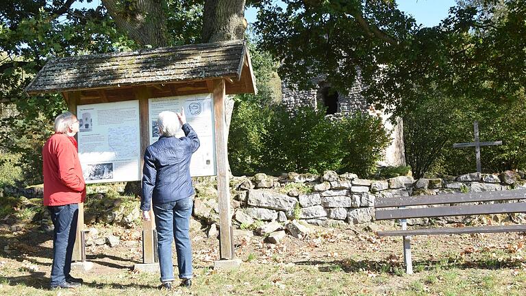 Eine bessere Zugangsmöglichkeit zur Ruine 'Mauerschädel' forderten Teilnehmer der Bürgerversammlung in Filke.