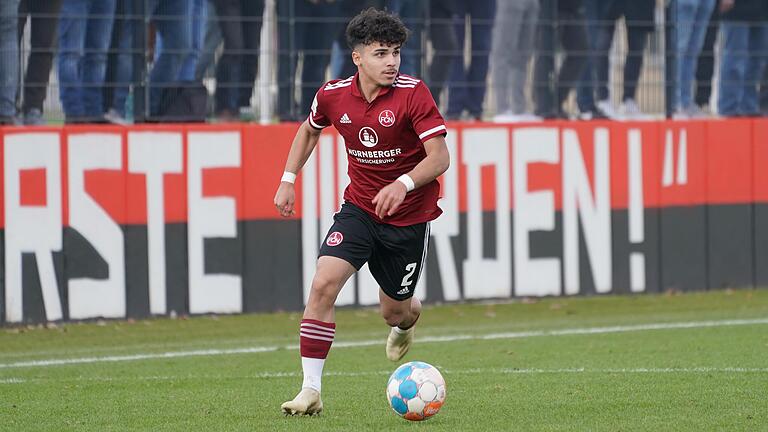 Der aus Karlstadt stammende Seyhan Yigit ist bei den U-19-Junioren des 1. FC Nürnberg eine feste Größe. In der laufenden Bundesliga-Saison bestritt der 18-Jährige bislang alle Spiele. Der Sohn von Tamer Yigit läuft auch für die türkische U-19-Nationalmannschaft auf. Der aus Karlstadt stammende Seyhan Yigit ist bei den U-19-Junioren des 1. FC Nürnberg eine feste Größe. In der laufenden Bundesliga-Saison bestritt der 18-Jährige bislang alle Spiele. Der Sohn von Tamer Yigit läuft auch für die türkische U-19-Nationalmannschaft auf.