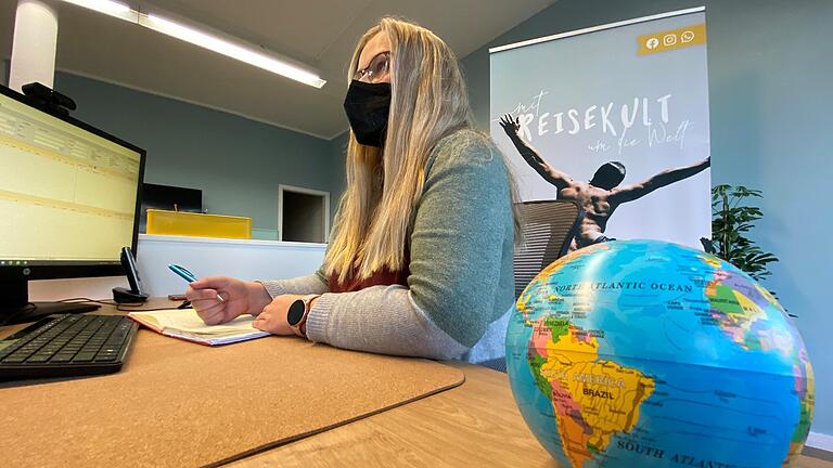 Natalia Häberlein vom Reisebüro Reisekult aus Schweinfurt berät über Urlaubsreisen rund um den Globus.