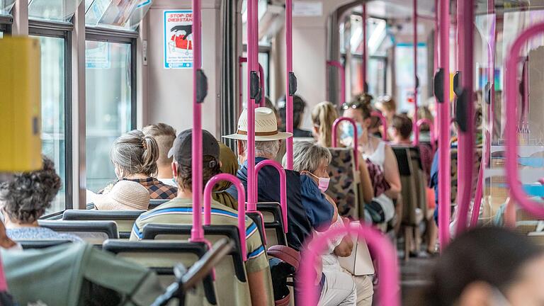 Ob für Straßenbahn, Bus oder Regionalbahn: In den vergangenen drei Monaten haben viele Menschen das 9-Euro-Ticket genutzt.&nbsp;