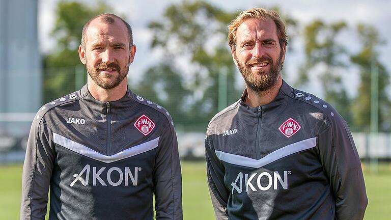 Sebastian Neumann (links) und Ronny Ermel, das neue Trainerduo des Fußball-Regionalligisten Würzburger Kickers, haben am Dienstagnachmittag auf dem Trainingsplatz ihre Arbeit aufgenommen, nachdem der Klub am Vortag Markus Zschiesche beurlaubt hatte