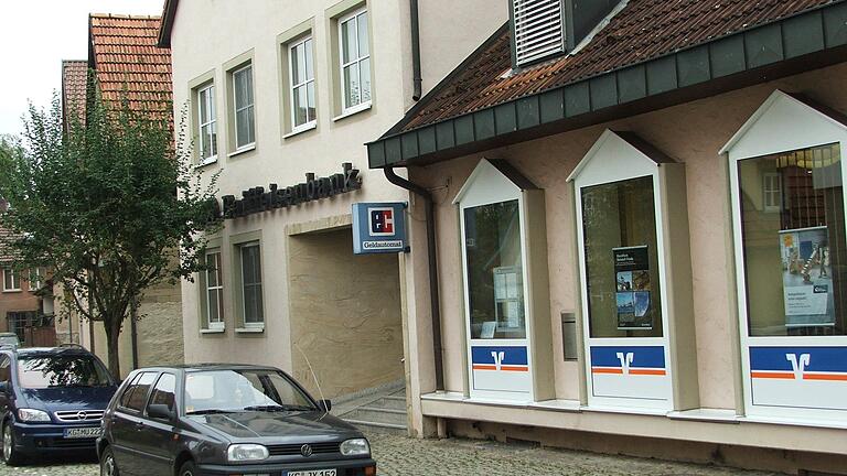 Die Raiffeisenbank Maßbach will sich mit der Nüdlinger zusammen schließen.       -  Die Raiffeisenbank Maßbach will sich mit der Nüdlinger zusammen schließen.