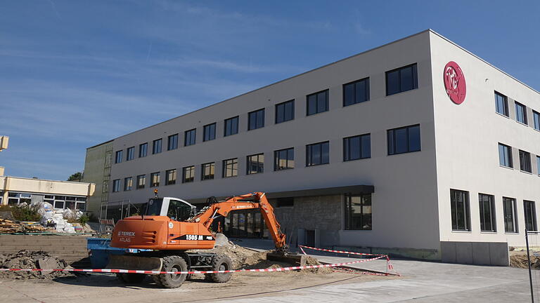 Zum Schuljahresbeginn in der kommenden Woche kann der Neubau des Friedrich-Rückert-Gymnasiums in Ebern in Betrieb genommen werden.