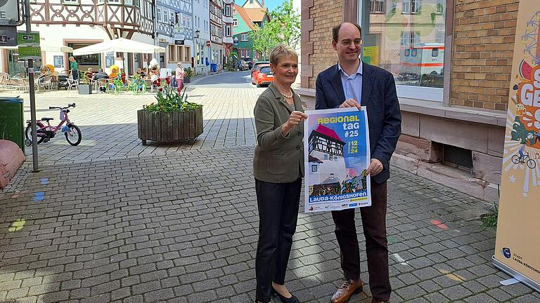 Friedlinde Gurr-Hirsch, 1. Vorsitzende pro Region, und Bürgermeister Lukas Braun, Stadt Lauda-Königshofen, bei der Präsentation der Veranstaltung.