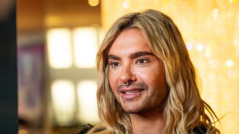 Bill Kaulitz - Bill Kaulitz zeigt sich in der neuen Podcast-Folge verletzt. Bill Kaulitz - Bill Kaulitz zeigt sich in der neuen Podcast-Folge verletzt.