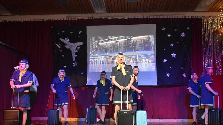 Nach einigen Jahren Pause trat bei den Bunten Abenden in Ramsthal erstmals wieder das Männerballett AIR Ramsthal auf und zwar in Stewardessenkostümen.       -  Nach einigen Jahren Pause trat bei den Bunten Abenden in Ramsthal erstmals wieder das Männerballett AIR Ramsthal auf und zwar in Stewardessenkostümen.