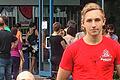 Sebastian Rasch (rechts) mit seinem Trainer Thomas Grimm nach dem gelungenen Wettkämpfen bei den bayerischen Schwimmmeisterschaften.