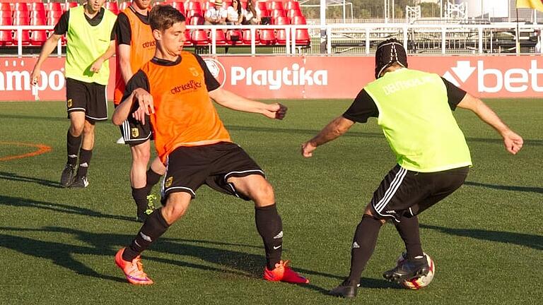 Konzentriert: Philipp Freudinger aus Obernbreit (links), im Duell mit seinem Teamkollegen Christian Eidenhardt, landete mit dem deutschen Team bei der CP-WM auf Rang zehn.