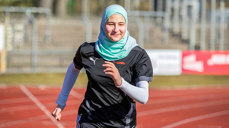 Die junge 100-Meter-Sprinterin Shahd Alkawa ist nicht nur als Sportlerin aktiv, sondern auch als Trainerin. Sie hat ein Training speziell für muslimische Mädchen angeboten.