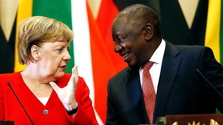 SAFRICA-GERMANY-DIPLOMACY       -  Bundeskanzlerin Angela Merkel (CDU) und Cyril Ramaphosa, Präsident von Südafrika, bei einer Pressekonferenz.