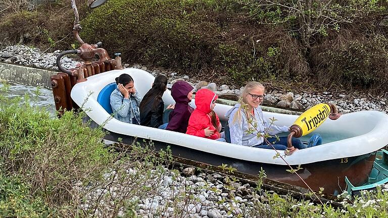 Wildwasserbahnfahren in Tripsdrill