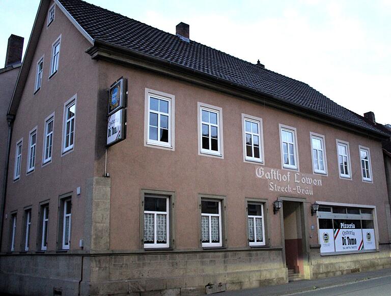 Für den leerstehenden Gemeindesaal könnte ein neues Nutzungskonzept erarbeitet werden. Dieser Wunsch wurde seitens der Bevölkerung oft geäußert. Für den leerstehenden Gemeindesaal könnte ein neues Nutzungskonzept erarbeitet werden. Dieser Wunsch wurde seitens der Bevölkerung oft geäußert.
