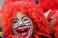 Karneval in Düsseldorf. Foto: Federico Gambarini       -  Wann ist Rosenmontag 2026? Wo ist er ein Feiertag? Woher kommt seine Bedeutung? Die Fakten zum Höhepunkt des Karnevals.