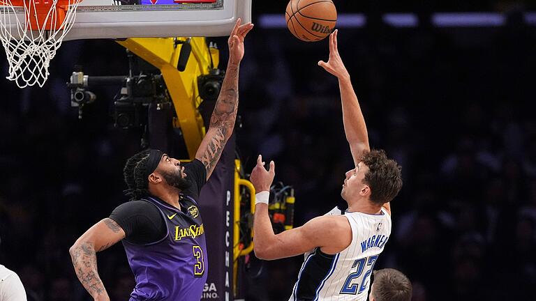 Los Angeles Lakers - Orlando Magic       -  Franz Wagner (r) führte die Orlando Magic mit 37 Punkten zum Sieg bei den Los Angeles Lakers.