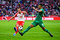 Bayern München - FC Augsburg.jpeg       -  Die Schlüsselfiguren des Spiels: Bayerns Harry Kane und Augsburgs Felix Uduokhai spielten am Sonntag eine jeweils entscheidende Rolle.