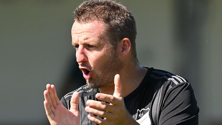 Für Rödelmaiers Spielertrainer Christoph Rützel kommt die Tabellenführung zur Winterpause etwas überraschend. Für Rödelmaiers Spielertrainer Christoph Rützel kommt die Tabellenführung zur Winterpause etwas überraschend.