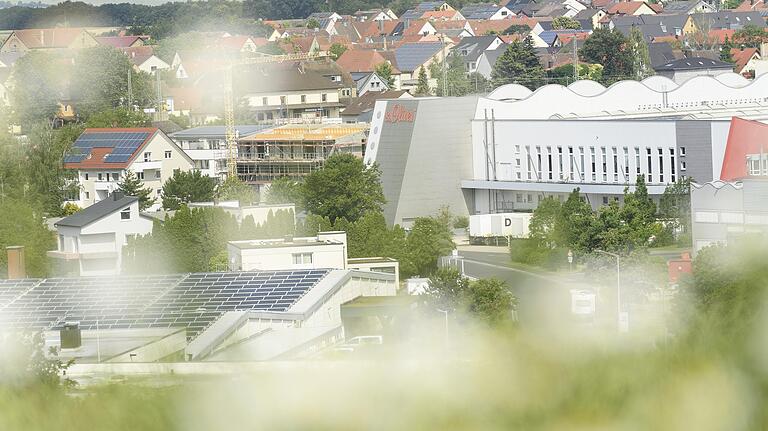 Blick auf das Gelände der Firma s.Oliver in Rottendorf. Für den mainfränkischen Modekonzern bekommt der Online-Handel eine immer stärkere Bedeutung.