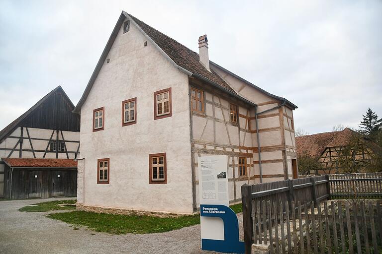 Die ehemalige Allersheimer Landsynagoge wurde im Fränkischen Freilandmuseum in Bad Windsheim wieder aufgebaut.