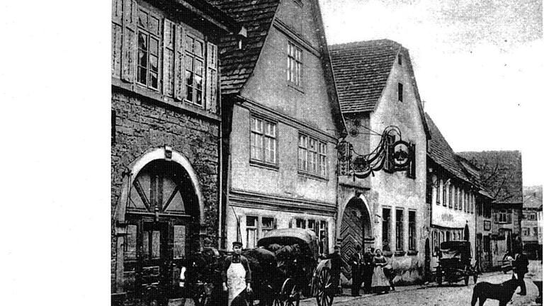 Blick auf das historische &bdquo;Gasthaus zur Krone&ldquo; in der Mitteltorstraße