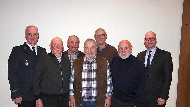 Ehrungen für 65 bis 70-Jahre (von links) Ralf Schubert, Hans Wimmel, Wolfgang Schneider, Georg Weippert, Karl Heinz Englert, Hubert Noppenberger und Dirk Vogel - Ehrungen für 65 bis 70-Jahre (von links) Ralf Schubert, Hans Wimmel, Wolfgang Schneider, Georg Weippert, Karl Heinz Englert, Hubert Noppenberger und Dirk Vogel Ehrungen für 65 bis 70-Jahre (von links) Ralf Schubert, Hans Wimmel, Wolfgang Schneider, Georg Weippert, Karl Heinz Englert, Hubert Noppenberger und Dirk Vogel - Ehrungen für 65 bis 70-Jahre (von links) Ralf Schubert, Hans Wimmel, Wolfgang Schneider, Georg Weippert, Karl Heinz Englert, Hubert Noppenberger und Dirk Vogel