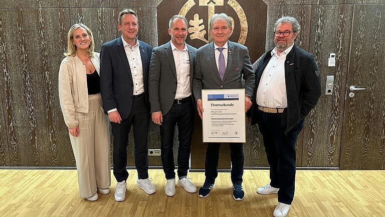 Verabschiedung Michael Szabo (von links) : Angelika Gold, Ralf Schnörr, Timo Szabo, Michael Szabo und Ralf Rothenburger