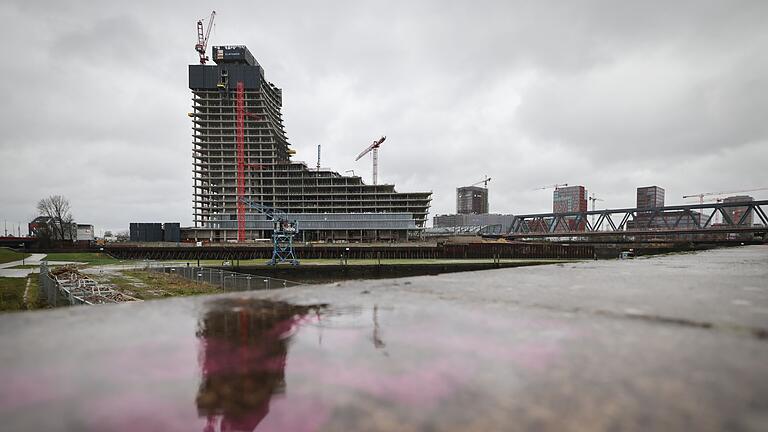 Baustelle Elbtower       -  Die stillgelegte Baustelle des Elbtowers in der Hafencity.