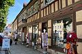 Kleine Geschäfte mit einem breiten Angebot säumen die Marktstraße in Ostheim.&nbsp; Im Bild der Geschenkartikelladen 'Glücklich', den Diana Krieg im Januar 2023 eröffnet hat.