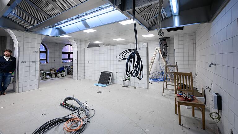Auch die Küche im Hofbräukeller wird komplett neu gemacht. Auch die Küche im Hofbräukeller wird komplett neu gemacht.