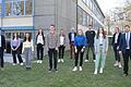 Alumni zu Gast am FLSH in Gaibach – ehemalige Schüler*innen berichten der Oberstufe über ihren beruflichen Werdegang: (von links) Helmut Kneißl (Oberstufenkoordinator), Melanie Herbig, Nathalie Nienstedt, Julia Möslein, Patrick Czerny, Lena Böhnlein, Luisa Hümmer, Bernhard Seißinger (Schulleiter), Til Sauer, Tamara Mundorff, Celine Panzer, Marco König (Oberstufenkoordinator). Nicht im Bild: Christoph Gross