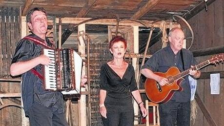 Begeisterten in der Alten Fallmeisterei in Kirchschönbach: Wigbert Winkler, Brigitte und Killen McNeill mit ihrem kabarettistisch-musikalischen Programm.