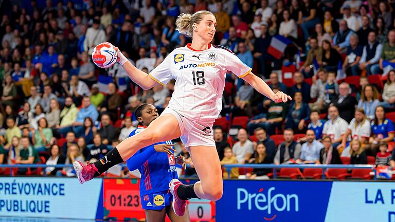 Die Lohrer Handballerin Mia Zschocke im Länderspiel gegen Frankreich Anfang Oktober.&nbsp;