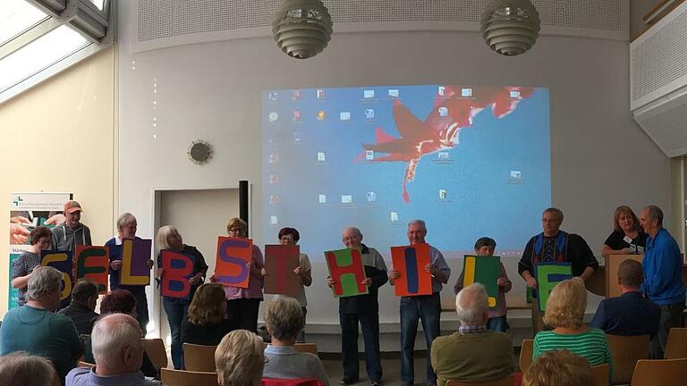 Bewegender Auftritt der Selbsthilfegruppe beim Schlaganfalltag.