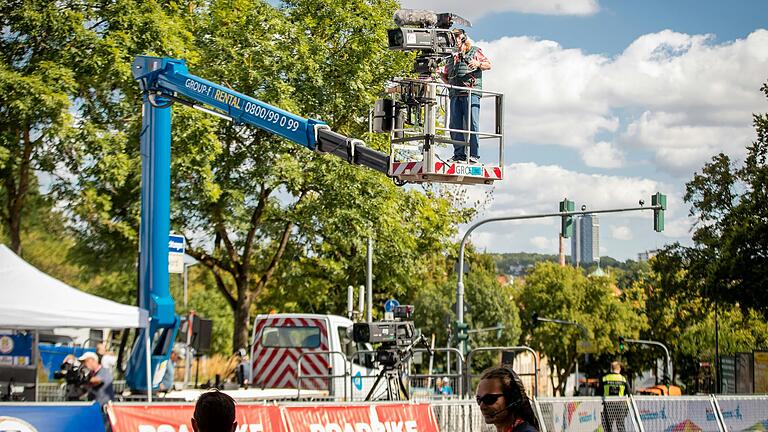 Das Fernsehen berichtete live aus der Fahrradstadt Schweinfurt. Das Fernsehen berichtete live aus der Fahrradstadt Schweinfurt.