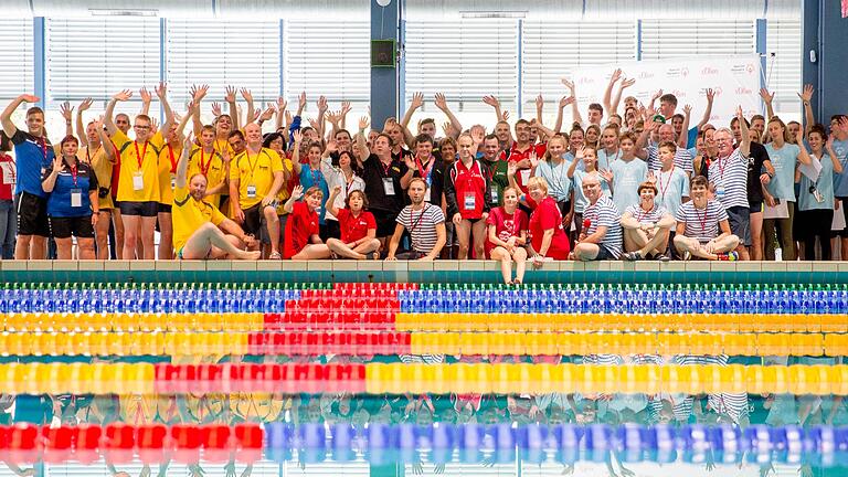 Sport und Spaß standen im Mittelpunkt beim ersten deutschen Special-Olympics-Schwimmfest in im Würzburger Wolfgang-Adami-Bad.