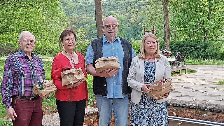 Der Kneippverein verabschiedete den ehemaligen Kassenwart Werner Schweikardt (von links), die bisherige Schriftführerin Marion Kröner sowie die ehemaligen Vorsitzenden Anton Seuffert und Petra von Schoen.       -  Der Kneippverein verabschiedete den ehemaligen Kassenwart Werner Schweikardt (von links), die bisherige Schriftführerin Marion Kröner sowie die ehemaligen Vorsitzenden Anton Seuffert und Petra von Schoen.