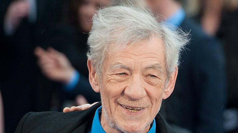 Schauspieler Sir Ian McKellen wird 85       -  Ian McKellen sagt nach Sturz weitere Auftritte ab