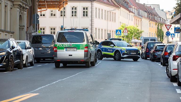Nach der tödlichen Messerattacke in der Haugerpfarrgasse in Würzburg am frühen Sonntagmorgen kommen immer neue Details ans Licht. Nach der tödlichen Messerattacke in der Haugerpfarrgasse in Würzburg am frühen Sonntagmorgen kommen immer neue Details ans Licht.