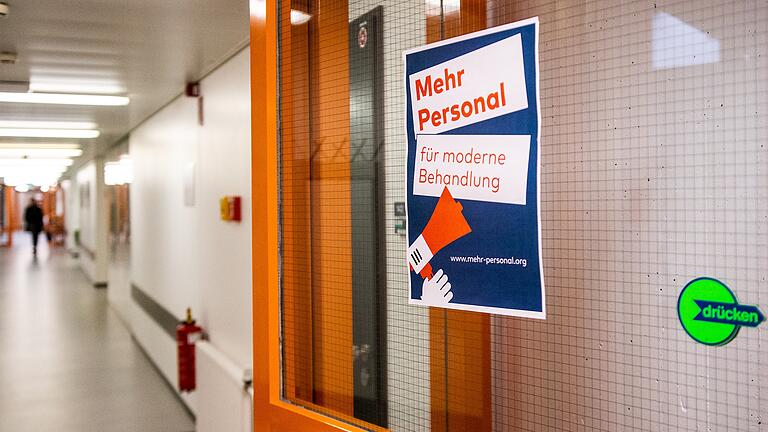 Durch eine neue Personal-Richtlinie des Gemeinsamen Bundesausschusses sahen sich im Dezember die Ärzte und Pfleger von Psychiatrien unter Druck gesetzt. Die Richtlinie ist zwar entschärft worden, aber Angehörige betroffener Berufsgruppen sind damit nicht zufrieden.&nbsp;&nbsp;