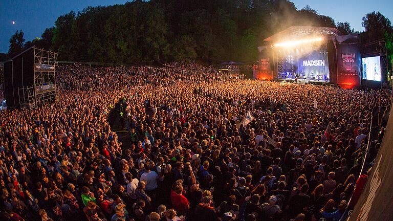 Rund 15.000 Menschen können dieses Jahr wieder beim Taubertal-Festival in Rothenburg ob der Tauber feiern. Hier ein Foto vom Auftritt von Madsen im August 2019 - da war ausverkauft. Rund 15.000 Menschen können dieses Jahr wieder beim Taubertal-Festival in Rothenburg ob der Tauber feiern. Hier ein Foto vom Auftritt von Madsen im August 2019 - da war ausverkauft. 