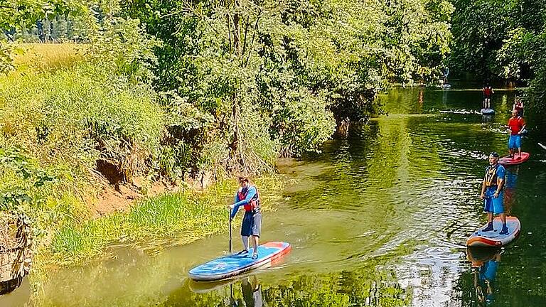 Sportliche Alternative mit Abkühlfaktor: Das können Hitzegeplagte beim Stand-up-Paddling auf der Saale erleben. Sportliche Alternative mit Abkühlfaktor: Das können Hitzegeplagte beim Stand-up-Paddling auf der Saale erleben.