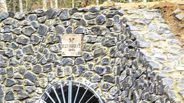 Anziehungspunkt: Wenige Meter neben der Fischerhütte findet sich das neue Schaubergwerk.